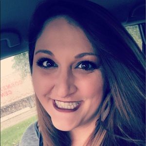 Meet your Posher, Casey